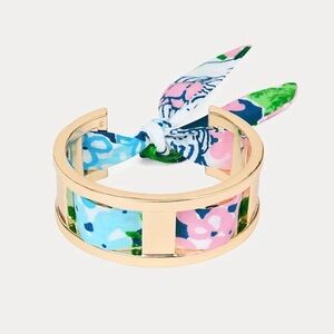 NWT Lilly Pulitzer Scarf Bracelet- Gold Lydia the Lion Condition